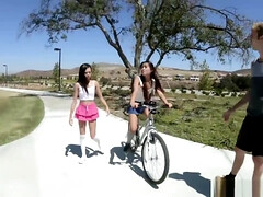 Asiatique, Classique, Gorge profonde, Hd, Naturelle, Chatte, Plan cul à trois, Nénés