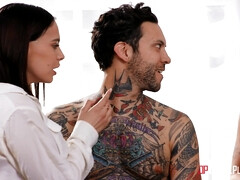 Gros cul, Gros seins, Sucer une bite, Brunette brune, Branlette thaïlandaise, Fille latino, Léchez, Chatte