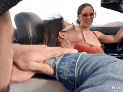 Asiatisch, Tussi, Grosse titten, Blasen, Vollbusig, Hd, Muschi, Flotter dreier