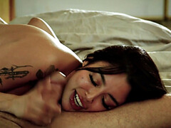 Couple, Gorge profonde, Petite amie, Embrassement, Maigrichonne, Softcore, Adolescente, Nénés