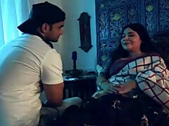 Grote mammen, Rondborstig, Beroemdheid, Hondjeshouding, Indisch, Moeder, Natuurlijke tieten, Tieten likken