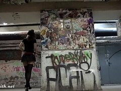 Grosser arsch, Fetisch, Absätze, Nylon, Zierlich, Öffentlich, Rock, Titten