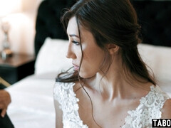 Gros seins, Bisexuelle, Brunette brune, Plantureuse, Mature, Mère que j'aimerais baiser, Maman, Maigrichonne