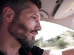 Americano, Culo, Mamada, Morena, Coche, Al aire libre, Pequeña, Tetas