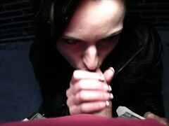 Sucer une bite, Brunette brune, En levrette, Faciale, Hd, Seins naturels