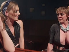 Bondage discipline sadomasochisme, Dominante vrouw, Groepseks, Vernedering, Lesbisch, Kut duiken, Slaaf, Billekoek