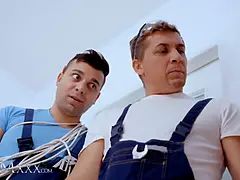 Gros seins, Sucer une bite, Attrapée, Tromperie, Hd, Femme au foyer, Mature, Épouse