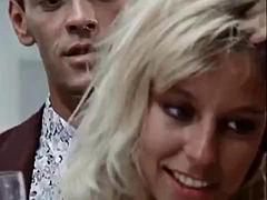 Beauté, Grosse bite, Gros seins, Blonde, Couple, Tir de sperme, Embrassement, Rétro ancien