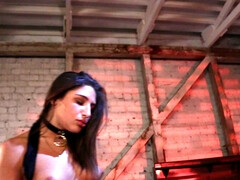 Kreng, Laarzen, Dominante vrouw, Likken, Natuurlijke tieten, Doordringend, Ruw, Vibrator