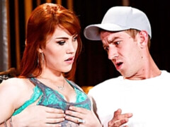 Grosse bite, Gros seins, En levrette, Hard, Mère que j'aimerais baiser, Rousse roux, Rasée, Adolescente