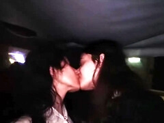 Enthousiasteling, Pijpbeurt, Pop, Italiaans, Klein, Openbaar, Trio, Tieten likken