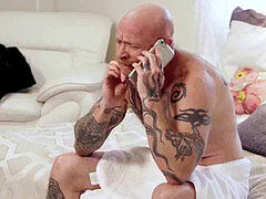 Rubia, Mamada, Garganta profunda, Penetracion con dedos, Transexual