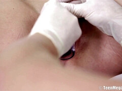 Брюнетки, Семяизвержение, Чешки, Грязь, Доктор, Гинеколог, Секс без цензуры, В офисе