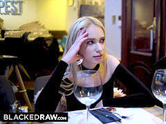 Anal, Beso negro, Verga grande, Doble penetracion, Corridas faciales, Anilingus, Ruso, Trio