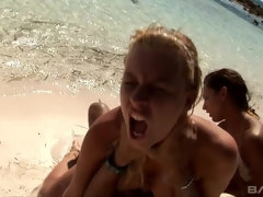 18 летние, Анальный секс, Блондинки, Брюнетки, На природе, Пирсинг, Молоденькие, Втроем