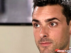 Rubia, Morena, Coche, Consolador, Penetracion con dedos, Policía, Tatuaje, Tetas