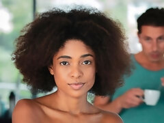 Noire, Sucer une bite, En levrette, Branlette thaïlandaise, Cuisine, Chatte, Maigrichonne, Adolescente