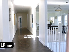 Gros seins, Brunette brune, Femme couguar, Hd, Lesbienne, Lingerie, Maman, Public