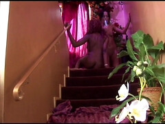 Bruinharig, Erotisch, Vingeren, Hakken, Likken, Kut duiken, Strak, Tieten likken