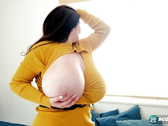 Braunhaarige, Vollbusig, Kleid, Monster, Natürlich, Natürlichen titten, Solo, Eng