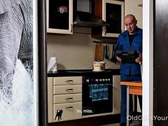 OldGoesYoung - Eliza Thorne - Babe Opens Pussy To Pay The Plumber