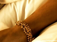 Азиатки, Красивые, Брюнетки, Одетые девушки голые парни, Хд, Индианки, Милф, Мамочка