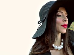 Grote lul, Grote mammen, Bruinharig, Oudere vrouw, Handbeurt, Ondergoed, Moeder die ik wil neuken, Verleid