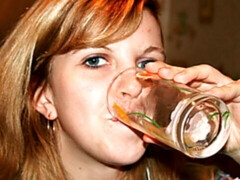 Amateur, Grosse bite, Sucer une bite, Brunette brune, En levrette, Maigrichonne, Adolescente, Nénés