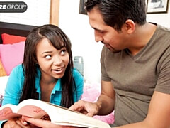 18 jaar, Pijpbeurt, Bruinharig, Hondjeshouding, Zwart, Natuurlijke tieten, Tiener, Tieten likken