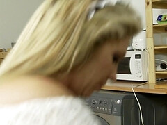 Большие сиськи, Стервы, Блондинки, Минет, Грудастые, Секс без цензуры, Служанка, Милф