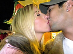 Grote kont, Grote lul, Grote mammen, Blond, Pijpbeurt, Aangekleed, Hondjeshouding