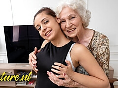 Tetas grandes, Tetona, Penetracion con dedos, Abuelita, Hd, Besar, Lesbiana, Adolescente