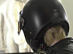 Anaal, Blond, Pijpbeurt, Frans, Handbeurt, Hardcore, Ondergoed, Shemale