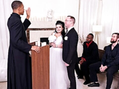 Mooie dikke vrouwen, Pijpbeurt, Man die toekijkt, Hondjeshouding, Dubbele penetratie, Man man vrouw, Kousen, Trio