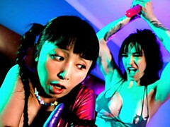 Пальцем, Поцелуи, Лесбиянка, Лизание, Белье, Бритые, Стриптизерша, Сиськи