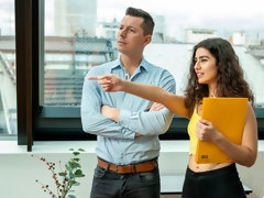 Grote kont, Pijpbeurt, Bruinharig, Sperma in mond, Hondjeshouding, Likken, Tiener, Tieten likken