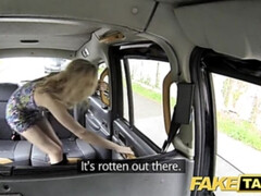 Leie, Blasen, Stiefel, Britisch, Kehlenfick, Würgen, Brille, Pov