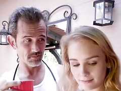 Grote lul, Blond, Sperma shot, Dochter, Kwartet, Biljart, Kut duiken, Taboe