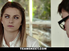 18 ans, Anal, Sucer une bite, Queue, En levrette, Chatte, Adolescente, Nénés