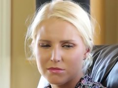 Arsch, Blondine, Kehlenfick, Würgen, Massage, Natürlichen titten, Zierlich, Eng