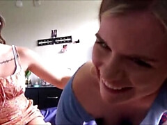 Grosser arsch, Bruder, Familie, Lesbisch, Zierlich, Schwestern, Jungendliche (18+), Flotter dreier