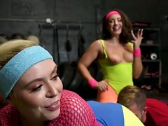 Tetas grandes, Rubia, Corridas, Polla, Fetiche, Grupo, Madres para coger, Sexo fuerte