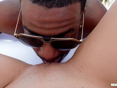 69, Amateur, Gros seins, Hard, Embrassement, Seins naturels, Plan cul à trois, Nénés