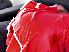 Bizarro, Mamada, Garganta profunda, Fetiche, Interracial, Medias largas, Uniforme, Bajo la falda