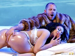 Жопа, Большие сиськи, Черные, Каблуки, Голышом, Реалити, Тату, Стринги