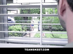 Baby sitter, Blonde, Queue, Faciale, Innocente, Chatte, Chevaucher, Adolescente