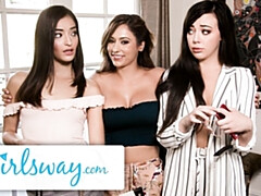 Grote mammen, Harig, Likken, Moeder die ik wil neuken, Natuurlijke tieten, Klein, Kut duiken, Trio