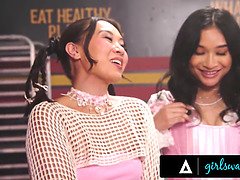 Asiatique, Noire, Femelle, Hd, Lesbienne, Orgasme, Orgie, Réalité