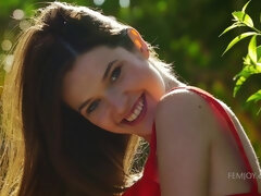 Jurk, Vingeren, Gapende, Masturbatie, Buiten, Geschoren, Alleen, Tiener