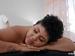 Belle grosse femme bgf, Gros cul, Gros seins, Sucer une bite, Brunette brune, En levrette, Mère que j'aimerais baiser, Cheveux courts